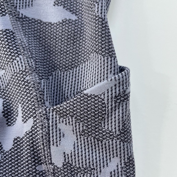 Athleta Ultimate Stash Textured Leggings - Picture 6 of 7